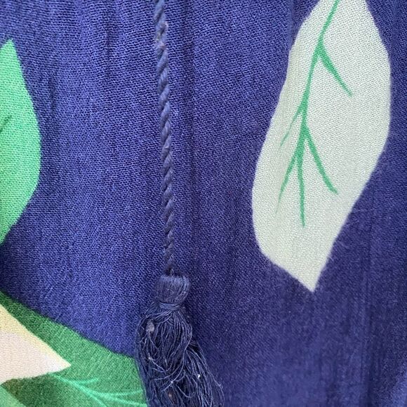 Old Navy women’s floral navy blue long sleeve Blouse /casual/business - Picture 4 of 7